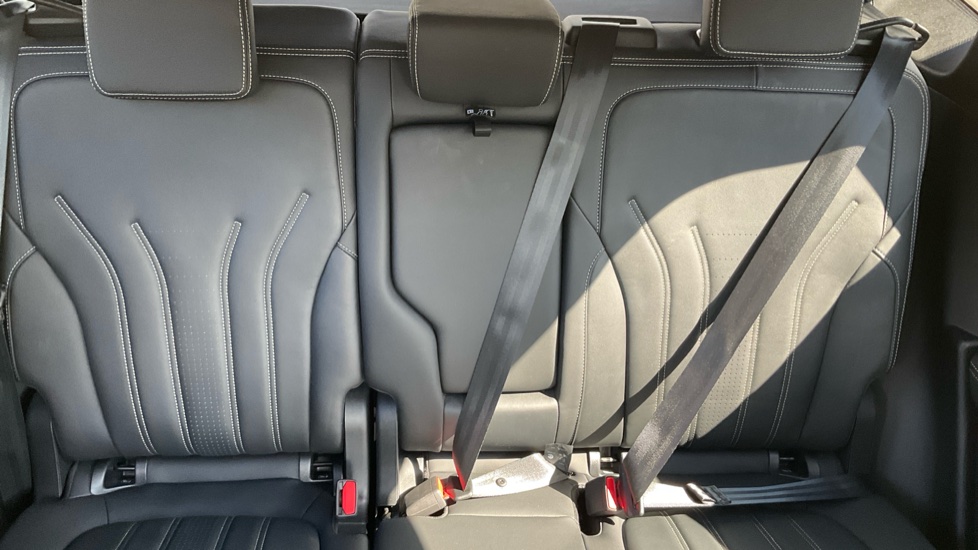 Ford Kuga 2.5 FHEV Vignale 5dr CVT Hybrid Estate - Image 15