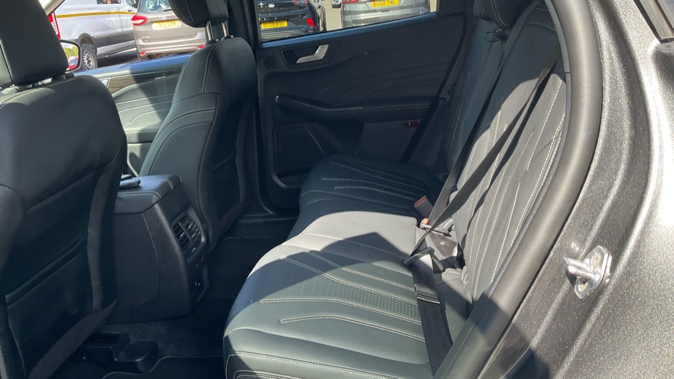 Ford Kuga 2.5 FHEV Vignale 5dr CVT Hybrid Estate - Image 16