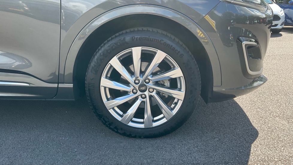 Ford Kuga 2.5 FHEV Vignale 5dr CVT Hybrid Estate - Image 24