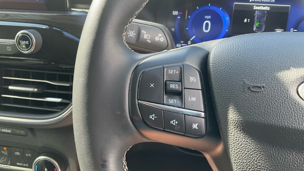 Ford Kuga 2.5 FHEV Vignale 5dr CVT Hybrid Estate - Image 33