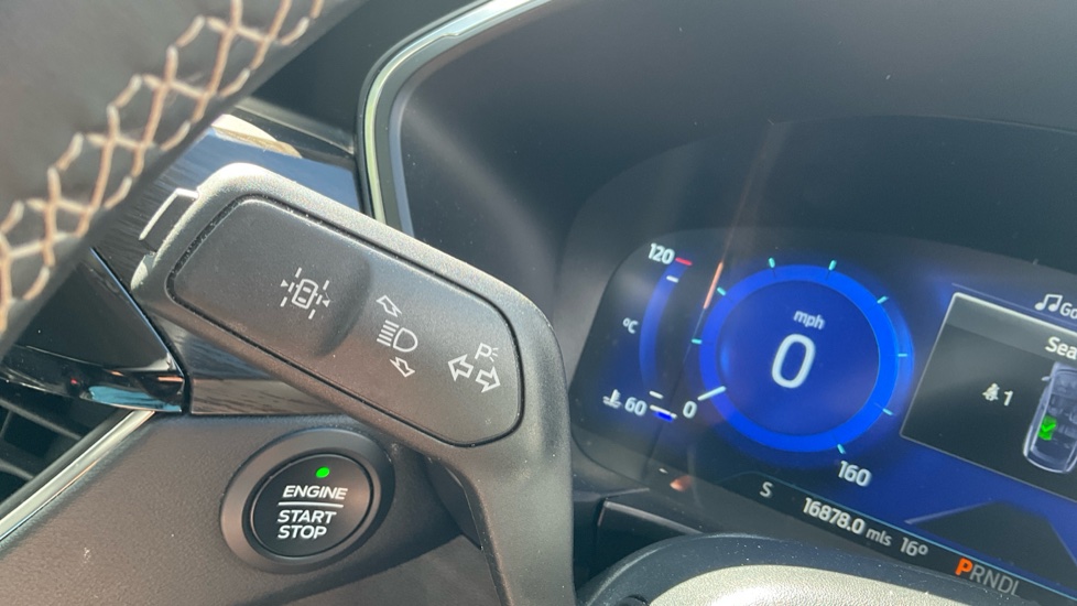 Ford Kuga 2.5 FHEV Vignale 5dr CVT Hybrid Estate - Image 35