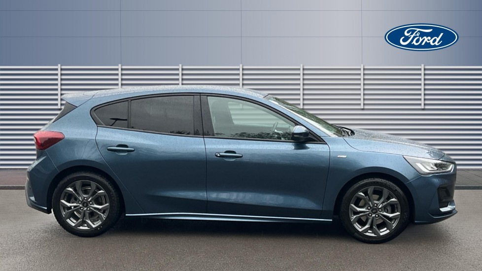 Ford Focus 1.0 EcoBoost ST-Line 5dr Petrol Hatchback - Image 5
