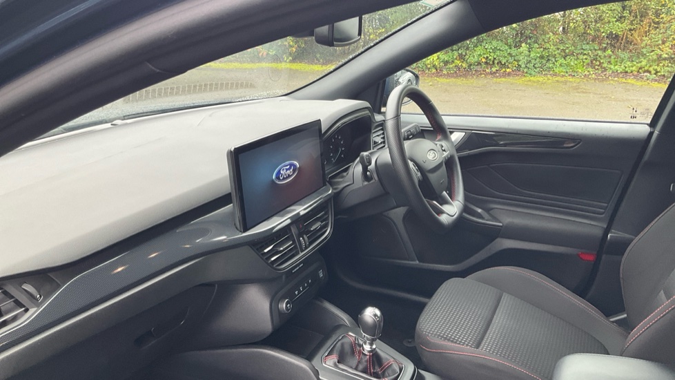 Ford Focus 1.0 EcoBoost ST-Line 5dr Petrol Hatchback - Image 9