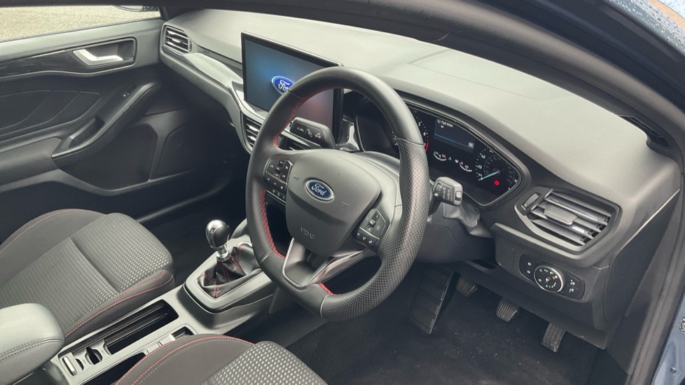 Ford Focus 1.0 EcoBoost ST-Line 5dr Petrol Hatchback - Image 11