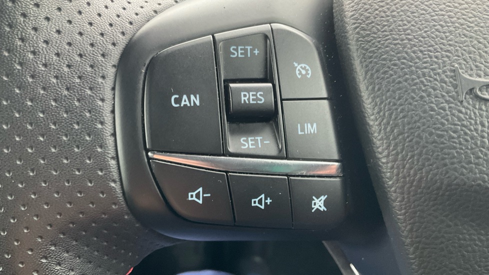Ford Focus 1.0 EcoBoost ST-Line 5dr Petrol Hatchback - Image 31