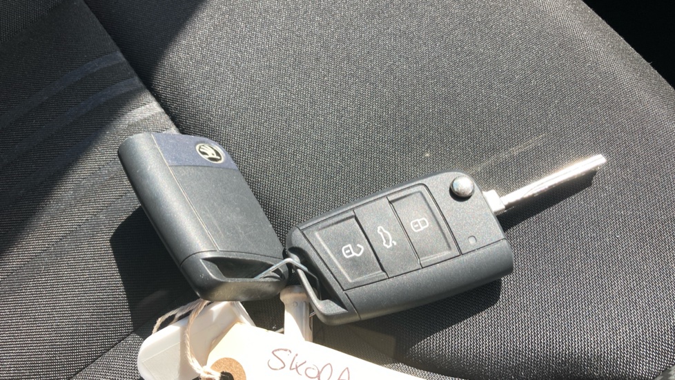 Skoda Kamiq 1.0 TSI 110 Monte Carlo 5dr Petrol Hatchback - Image 20