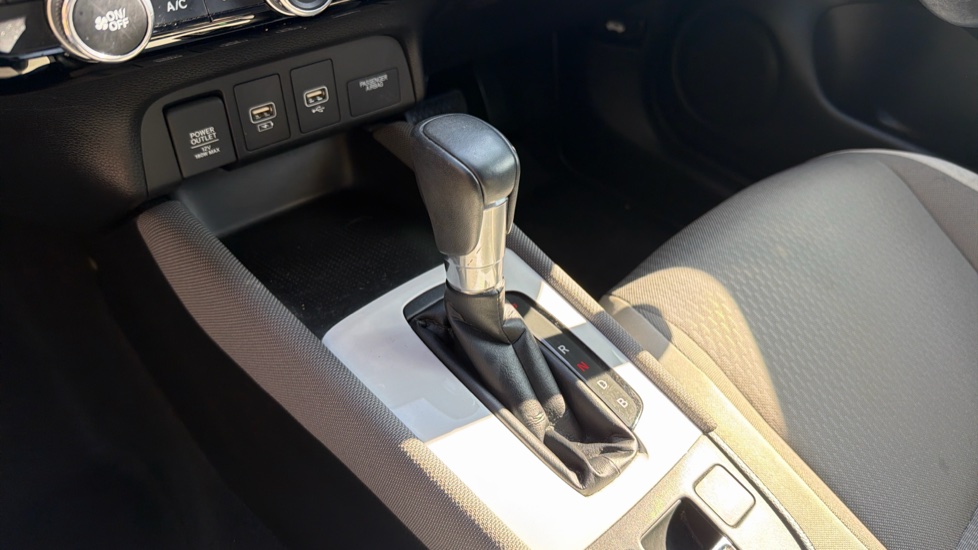 Honda Jazz 1.5 i-MMD Hybrid Crosstar EX 5dr eCVT Hybrid Hatchback - Image 13