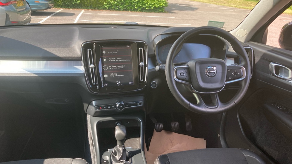 Volvo XC40 1.5 T3 [163] Momentum 5dr Petrol Estate - Image 10