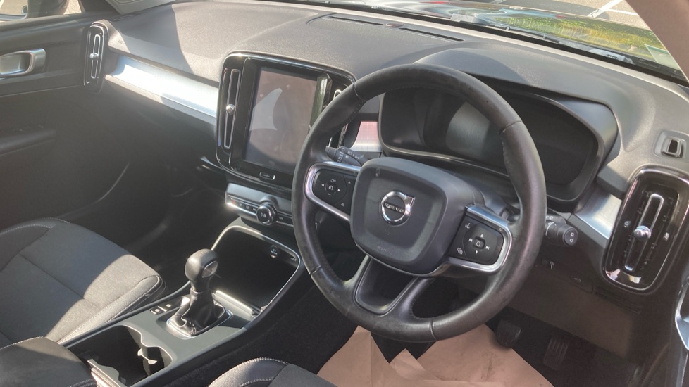 Volvo XC40 1.5 T3 [163] Momentum 5dr Petrol Estate - Image 11