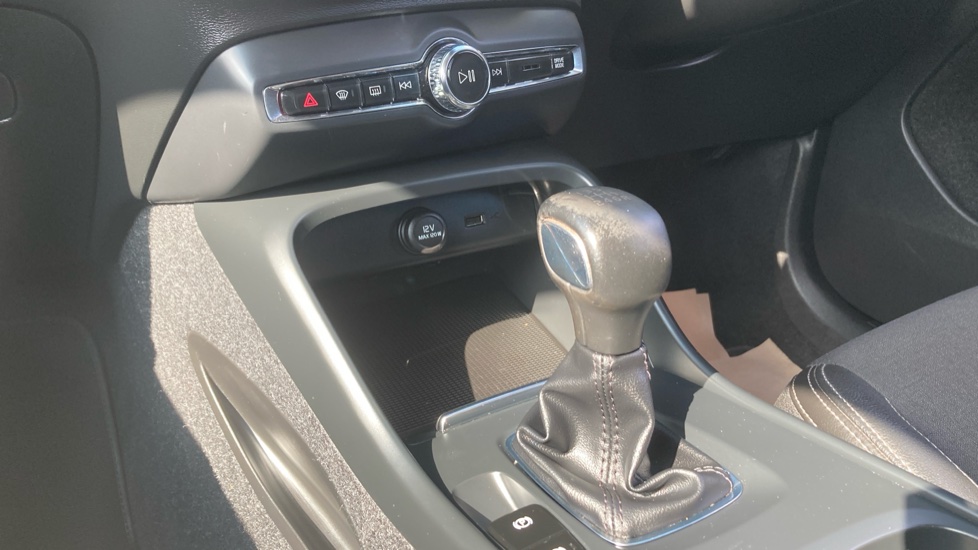 Volvo XC40 1.5 T3 [163] Momentum 5dr Petrol Estate - Image 13