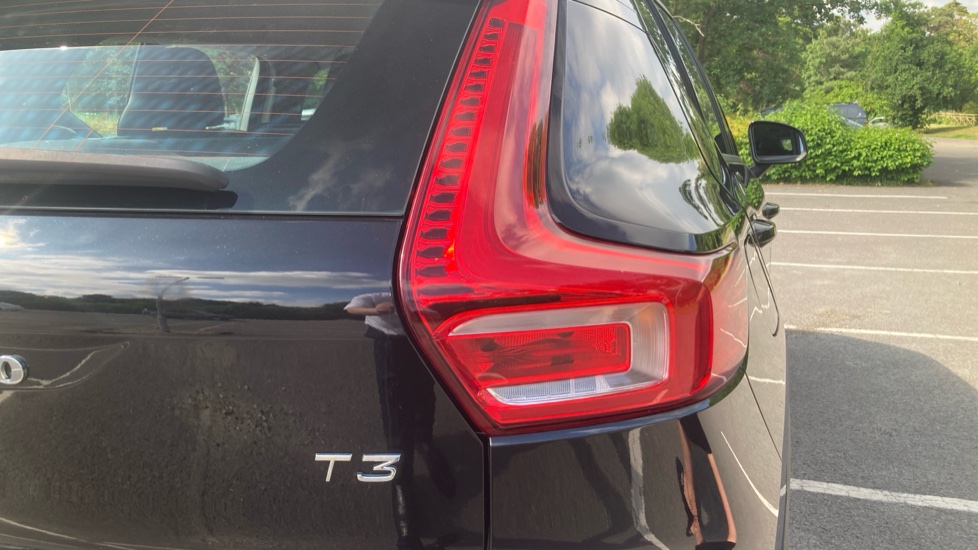 Volvo XC40 1.5 T3 [163] Momentum 5dr Petrol Estate - Image 24