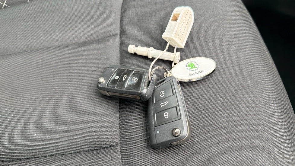 Skoda Kamiq 1.0 TSI SE 5dr Petrol Hatchback - Image 20