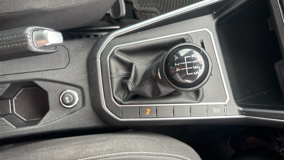 Volkswagen Polo 1.0 TSI 95 Active 5dr Petrol Hatchback - Image 32