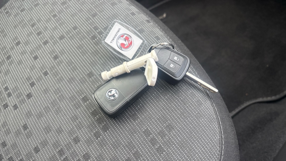 Vauxhall Adam 1.2i Glam 3dr Petrol Hatchback - Image 20