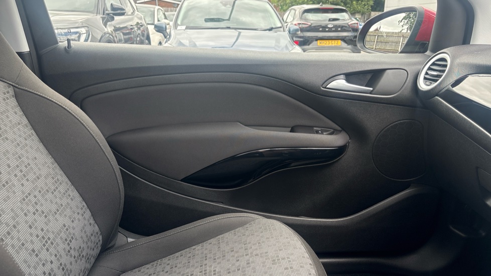 Vauxhall Adam 1.2i Glam 3dr Petrol Hatchback - Image 27