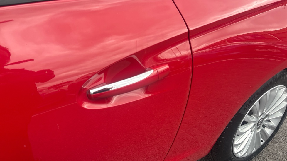 Vauxhall Adam 1.2i Glam 3dr Petrol Hatchback - Image 33