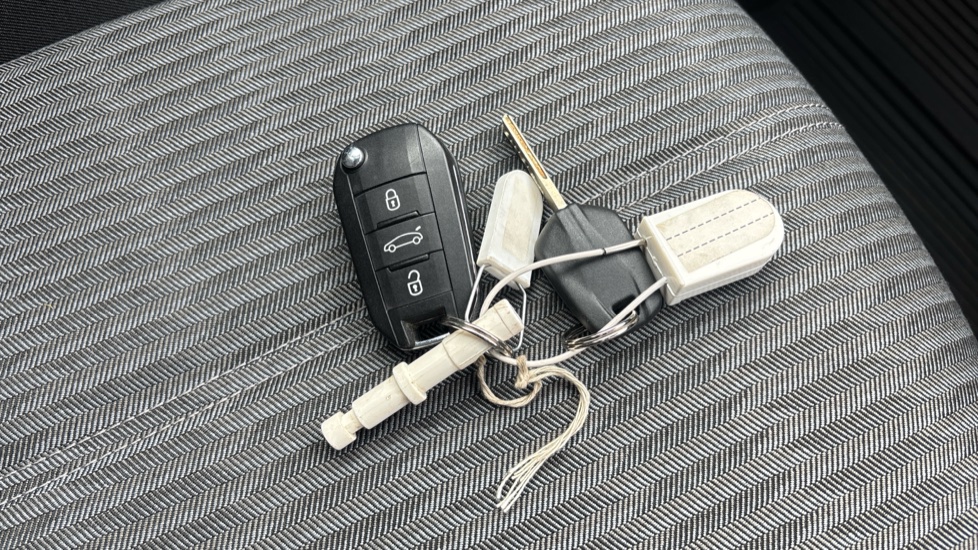 Vauxhall Corsa 1.2 Turbo SE 5dr Petrol Hatchback - Image 20