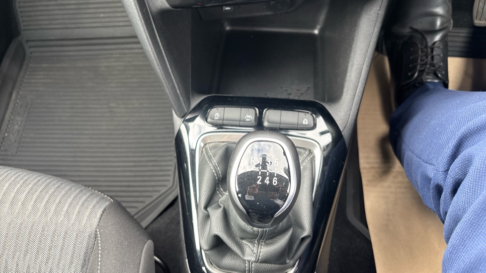 Vauxhall Corsa 1.2 Turbo SE 5dr Petrol Hatchback - Image 27