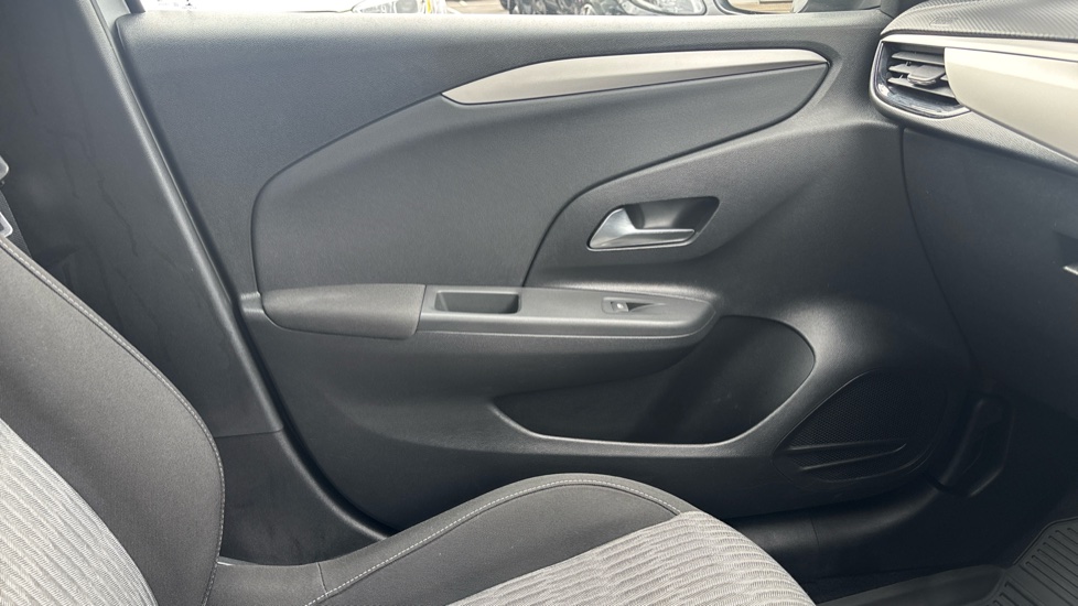 Vauxhall Corsa 1.2 Turbo SE 5dr Petrol Hatchback - Image 28