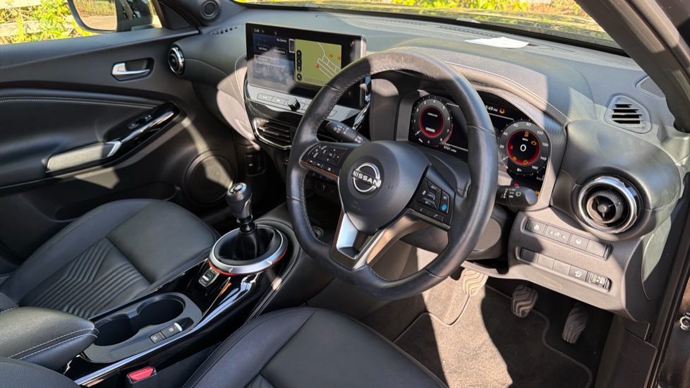 Nissan Juke 1.0 DiG-T Tekna 5dr Petrol Hatchback - Image 11