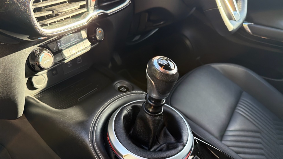 Nissan Juke 1.0 DiG-T Tekna 5dr Petrol Hatchback - Image 13