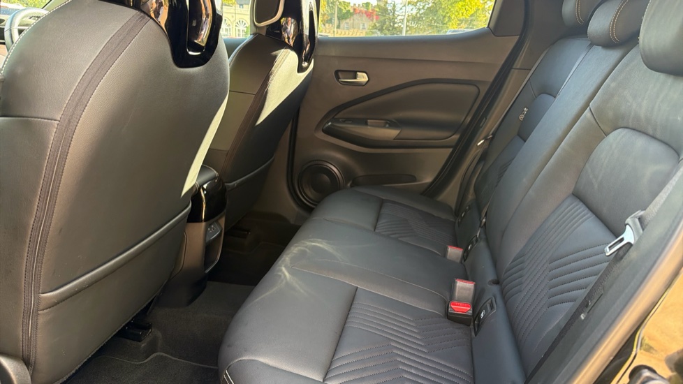 Nissan Juke 1.0 DiG-T Tekna 5dr Petrol Hatchback - Image 16