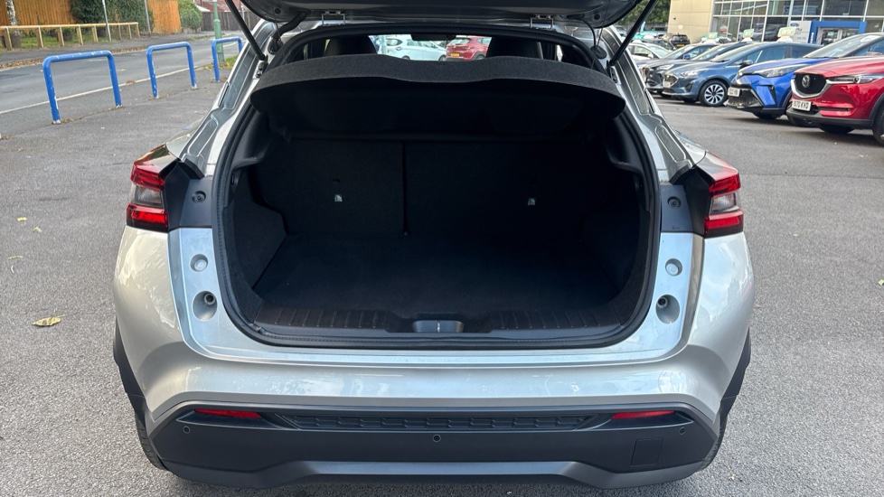 Nissan Juke 1.6 Hybrid N-Connecta 5dr Auto Hybrid Hatchback - Image 4