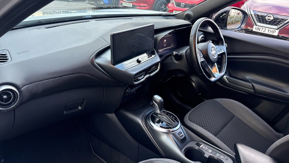 Nissan Juke 1.6 Hybrid N-Connecta 5dr Auto Hybrid Hatchback - Image 9