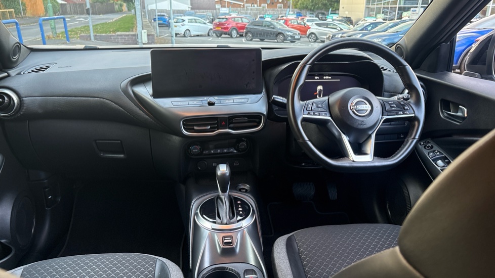 Nissan Juke 1.6 Hybrid N-Connecta 5dr Auto Hybrid Hatchback - Image 10