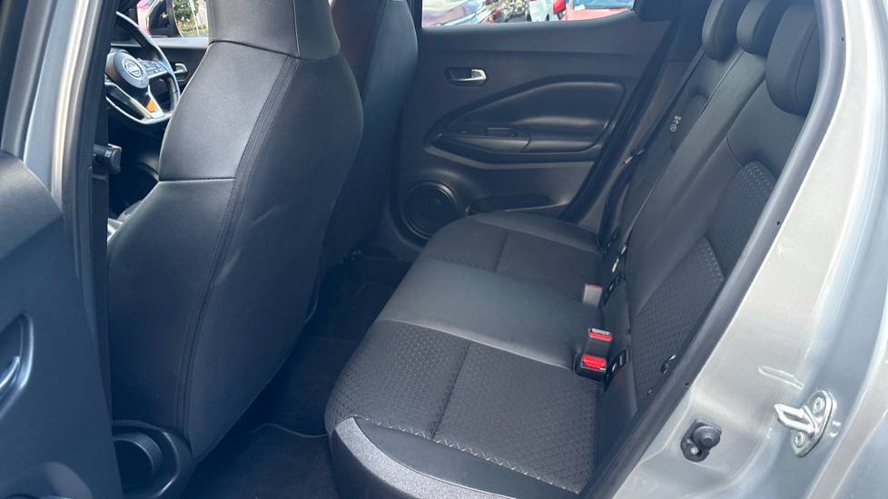Nissan Juke 1.6 Hybrid N-Connecta 5dr Auto Hybrid Hatchback - Image 16