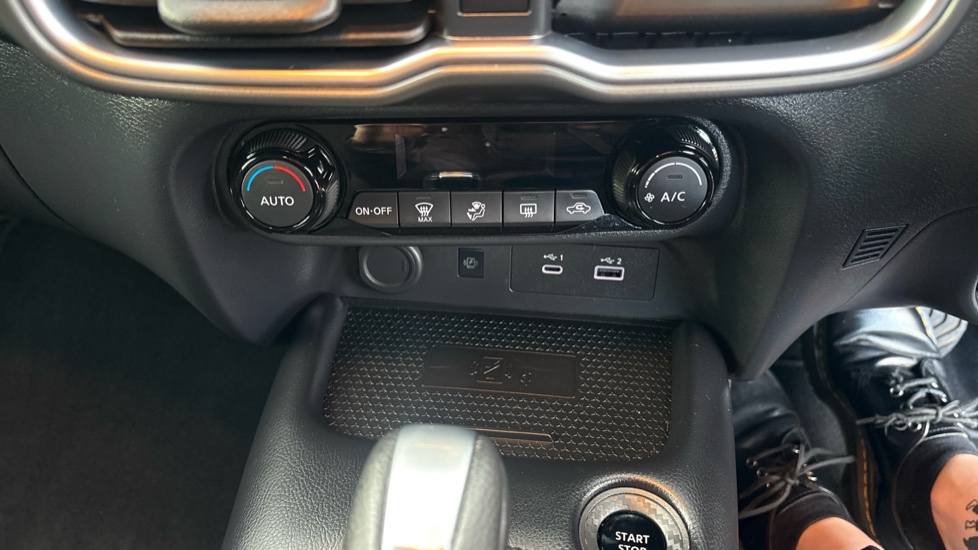 Nissan Juke 1.6 Hybrid N-Connecta 5dr Auto Hybrid Hatchback - Image 34