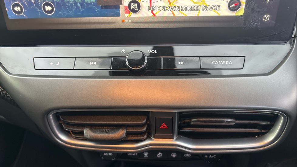 Nissan Juke 1.6 Hybrid N-Connecta 5dr Auto Hybrid Hatchback - Image 35