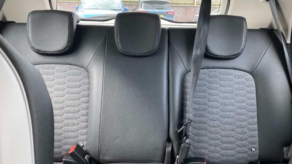 Renault Zoe 80kW i Iconic R110 50kWh 5dr Auto Electric Hatchback - Image 15