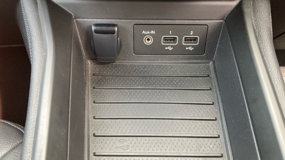 Renault Zoe 80kW i Iconic R110 50kWh 5dr Auto Electric Hatchback - Image 38