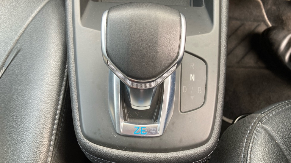 Renault Zoe 80kW i Iconic R110 50kWh 5dr Auto Electric Hatchback - Image 39
