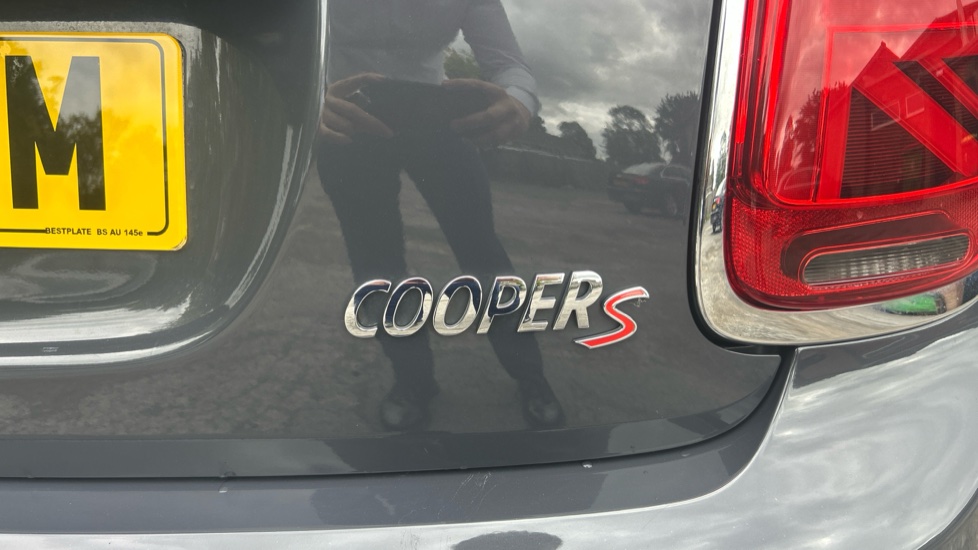MINI Convertible 2.0 Cooper S II 2dr Petrol Convertible - Image 33