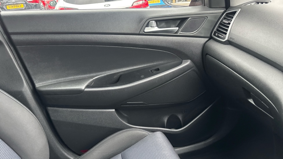 Hyundai TUCSON 1.7 CRDi Blue Drive SE Nav 5dr 2WD DCT Diesel Estate - Image 28
