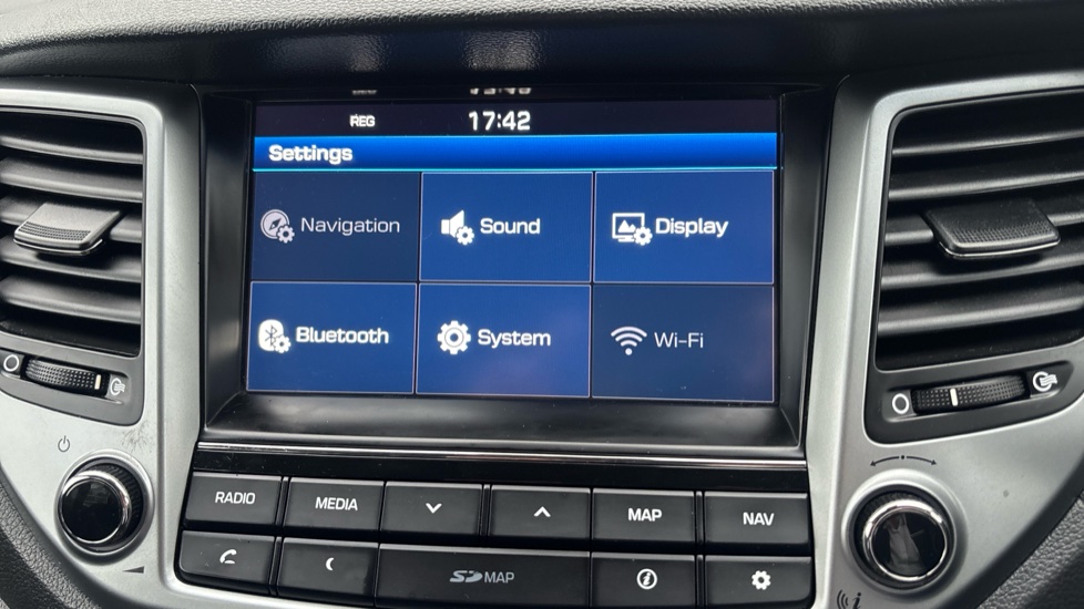 Hyundai TUCSON 1.7 CRDi Blue Drive SE Nav 5dr 2WD DCT Diesel Estate - Image 32