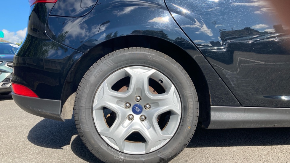 Ford Focus 1.0 EcoBoost Style 5dr Petrol Hatchback - Image 7