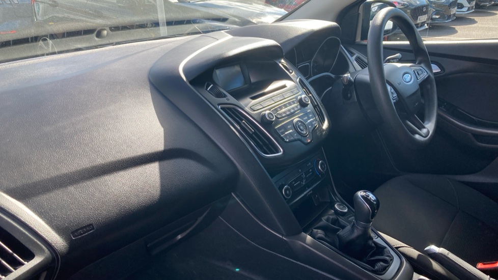 Ford Focus 1.0 EcoBoost Style 5dr Petrol Hatchback - Image 9