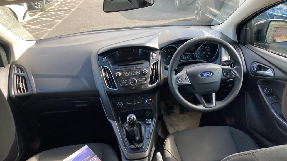 Ford Focus 1.0 EcoBoost Style 5dr Petrol Hatchback - Image 10