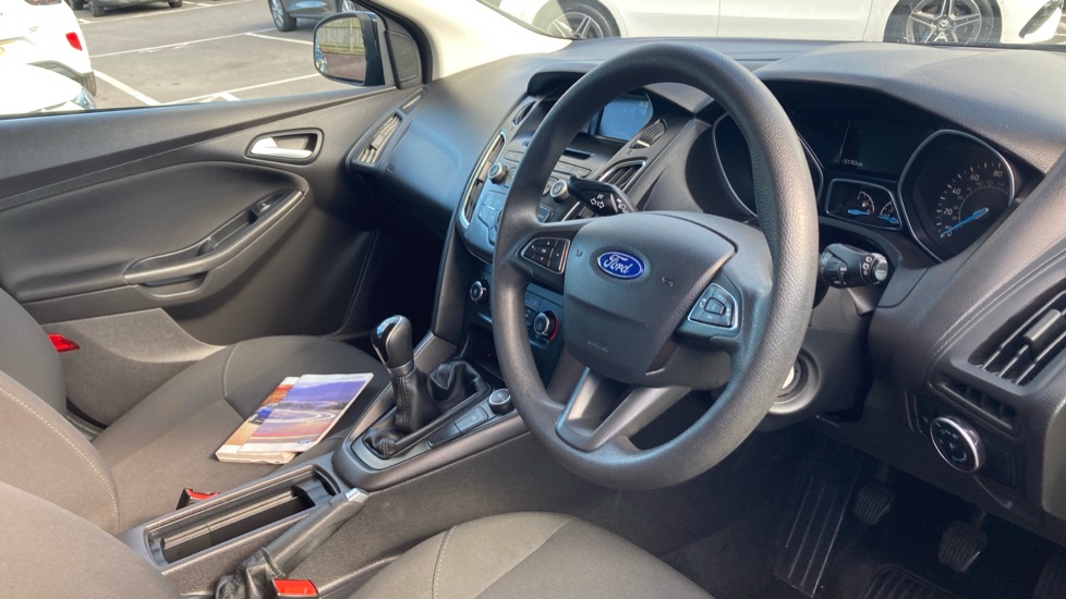 Ford Focus 1.0 EcoBoost Style 5dr Petrol Hatchback - Image 11