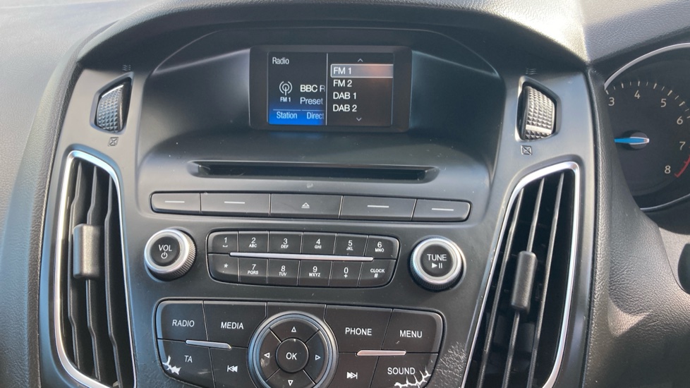 Ford Focus 1.0 EcoBoost Style 5dr Petrol Hatchback - Image 12