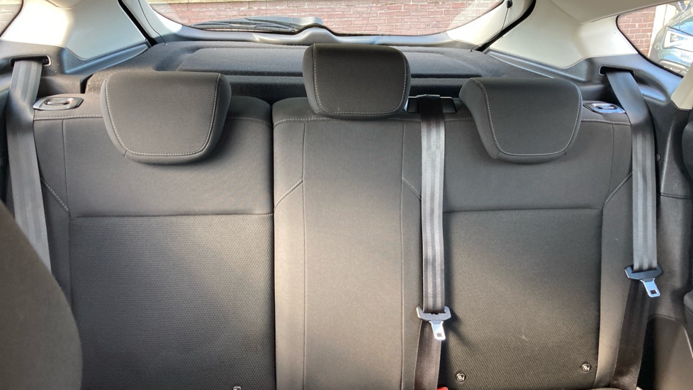Ford Focus 1.0 EcoBoost Style 5dr Petrol Hatchback - Image 15