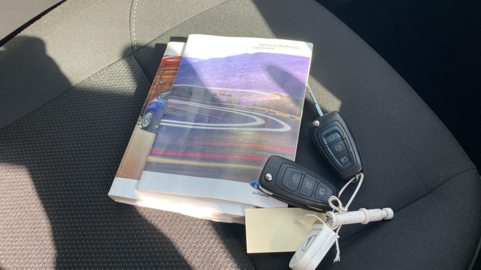 Ford Focus 1.0 EcoBoost Style 5dr Petrol Hatchback - Image 19
