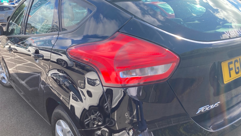 Ford Focus 1.0 EcoBoost Style 5dr Petrol Hatchback - Image 34