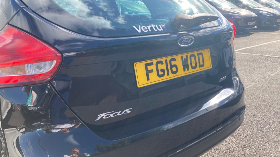 Ford Focus 1.0 EcoBoost Style 5dr Petrol Hatchback - Image 35