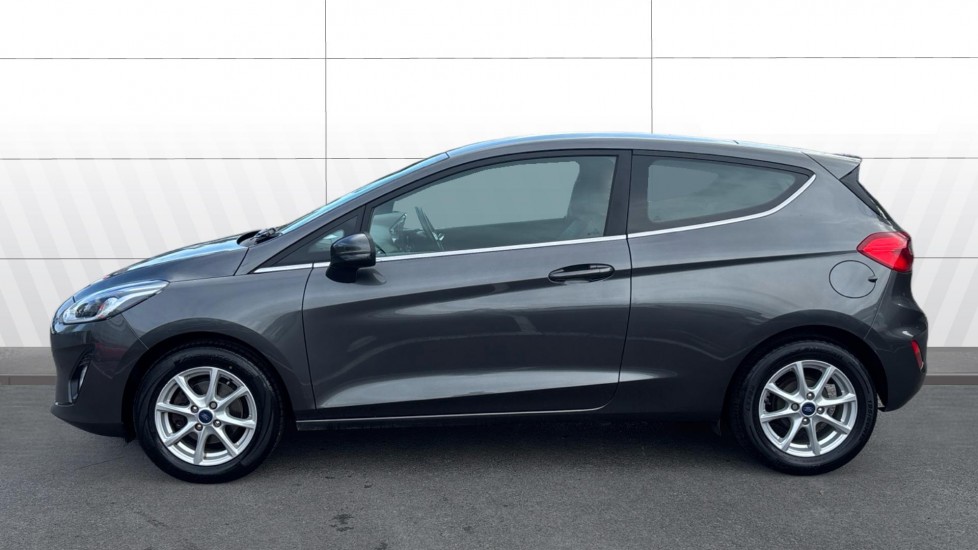 Ford Fiesta 1.1 Zetec 3dr Petrol Hatchback - Image 5