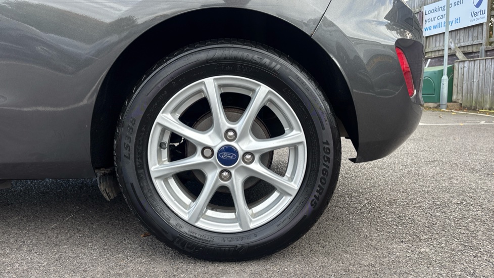 Ford Fiesta 1.1 Zetec 3dr Petrol Hatchback - Image 7