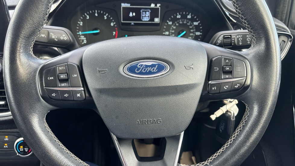 Ford Fiesta 1.1 Zetec 3dr Petrol Hatchback - Image 26